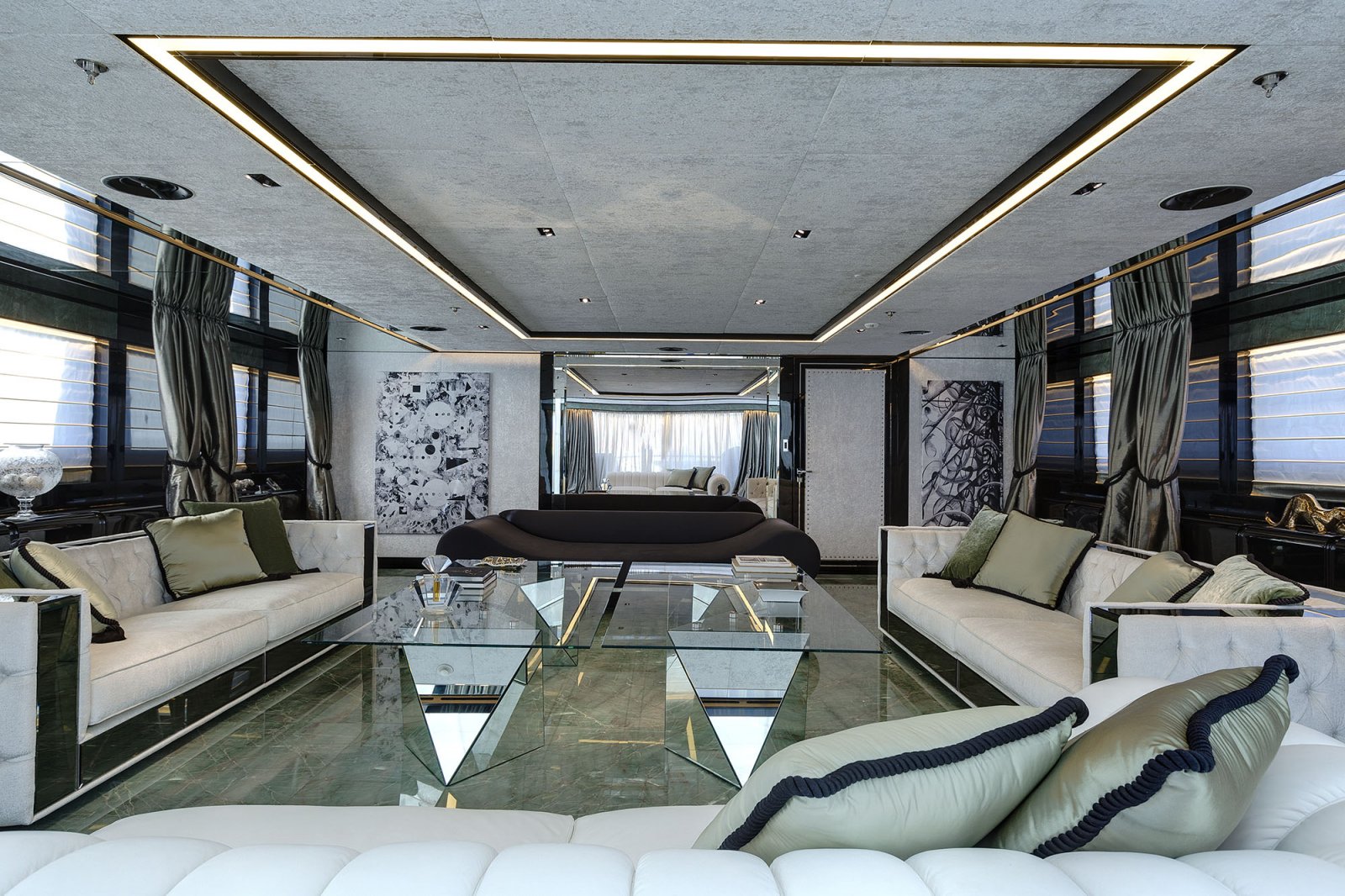 [M-CUSTOM-LUXURY-SUPERYACHT-BY-MONDOMARINE]-11851-15.jpg