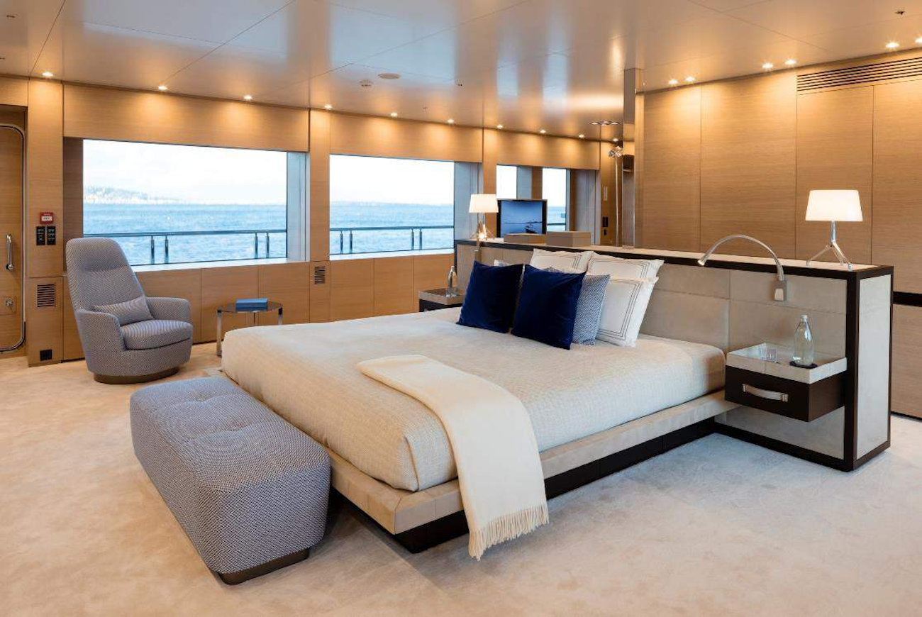 [M-CUSTOM-MEGA-YACHT-BY-SILVER-YACHTS]-12847-19.png