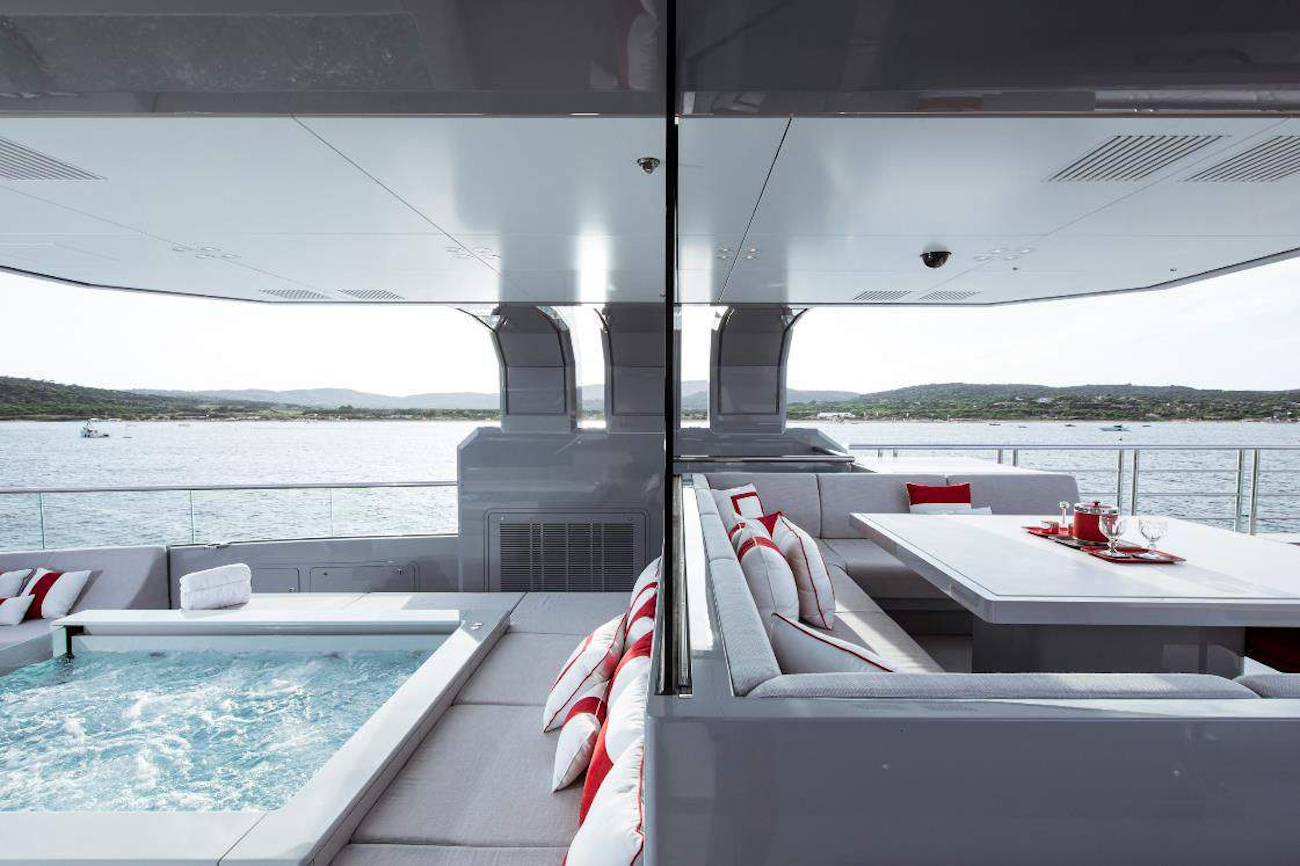 [M-CUSTOM-MEGA-YACHT-BY-SILVER-YACHTS]-12847-20.png