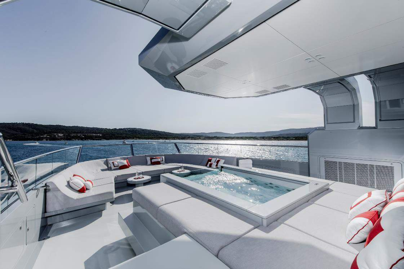 [M-CUSTOM-MEGA-YACHT-BY-SILVER-YACHTS]-12847-22.png
