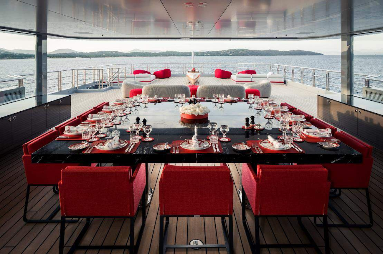 [M-CUSTOM-MEGA-YACHT-BY-SILVER-YACHTS]-12847-26.png
