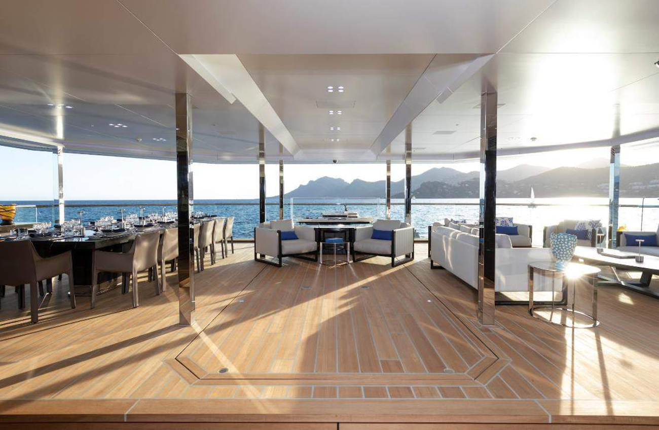 [M-CUSTOM-MEGA-YACHT-BY-SILVER-YACHTS]-12847-6.png