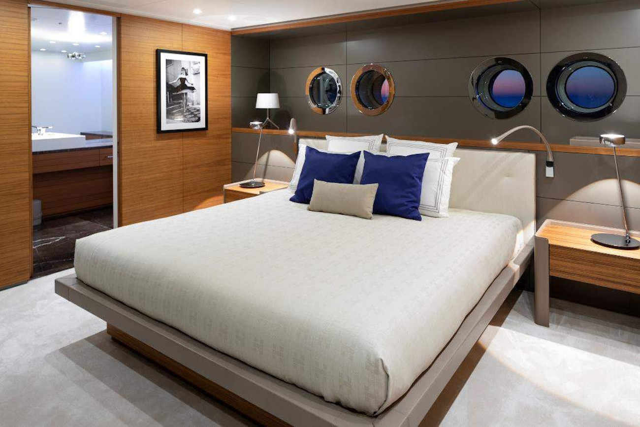 [M-CUSTOM-MEGA-YACHT-BY-SILVER-YACHTS]-12847-9.png