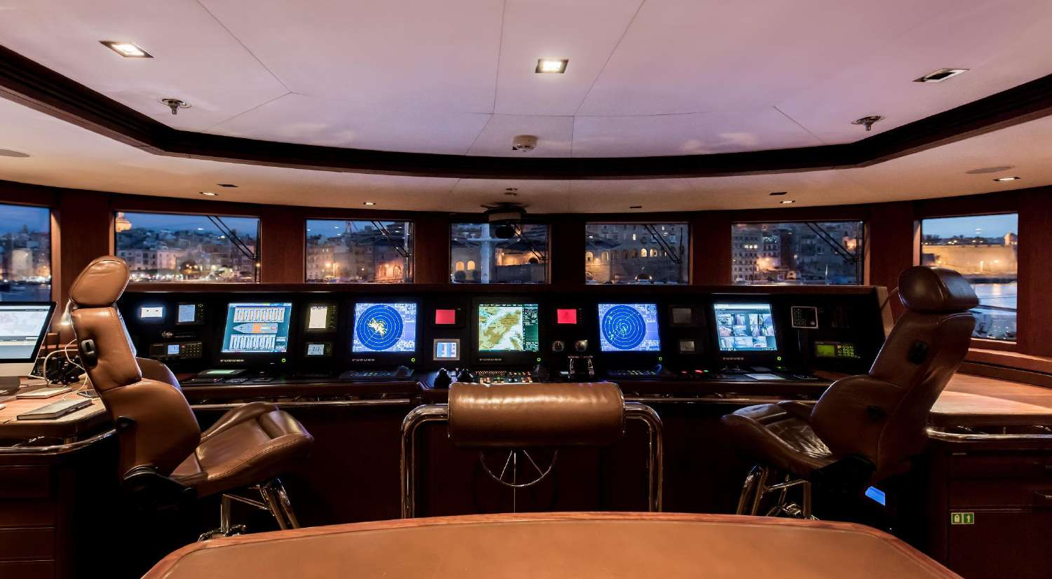 [M-CUSTOM-SUPERYACHT]-14331-13.png