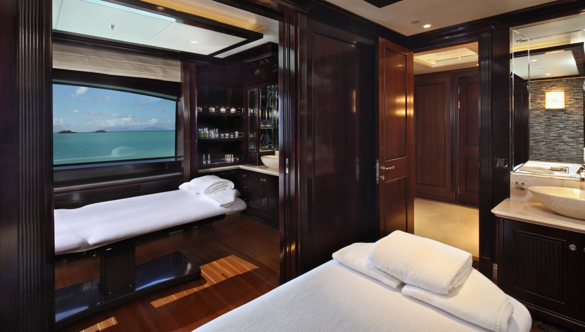 [M-CUSTOM-SUPERYACHT--BY-BENETTI]-11614-5.jpg