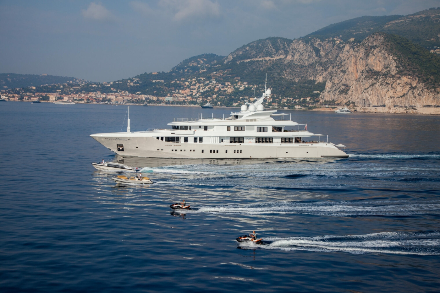 [M-CUSTOM-SUPERYACHT-BY-ADM-KIEL]-11813-3.jpg