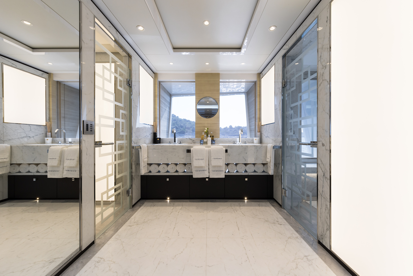 [M-CUSTOM-SUPERYACHT-BY-ALIA-YACHTS]-12828-16.jpg