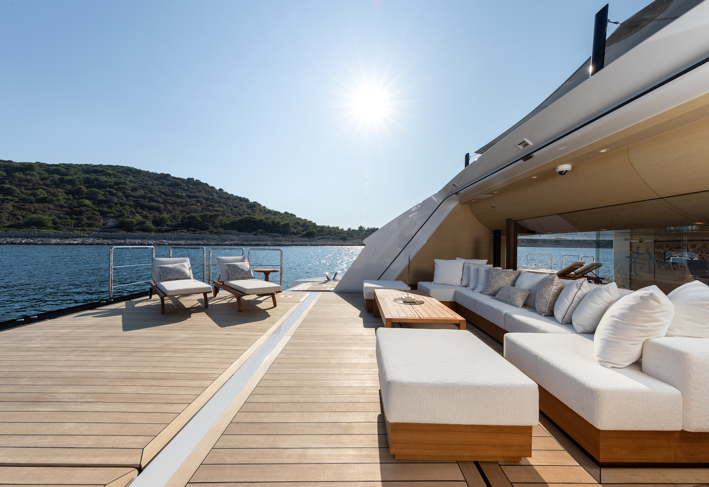 [M-CUSTOM-SUPERYACHT-BY-ALIA-YACHTS]-12828-7.jpg