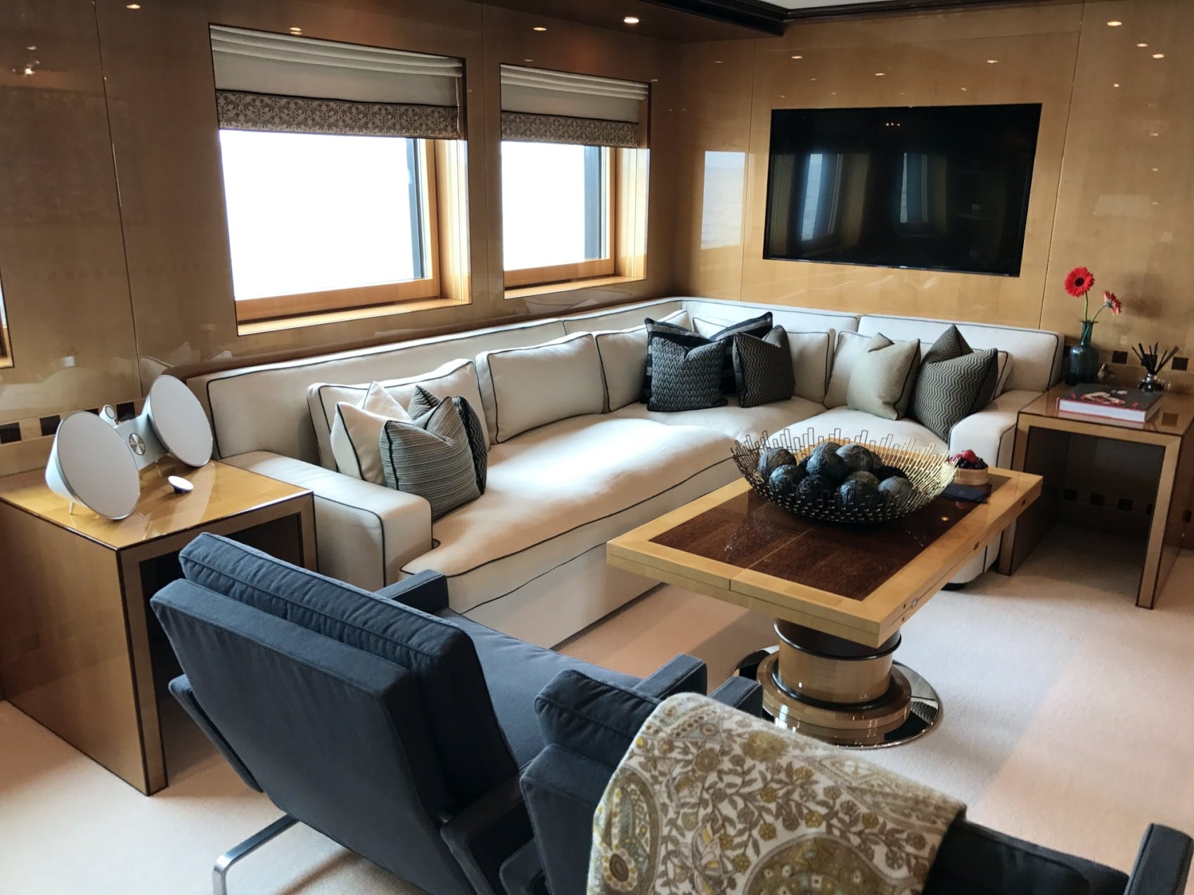 [M-CUSTOM-SUPERYACHT-BY-AMELS]-13034-11.jpg