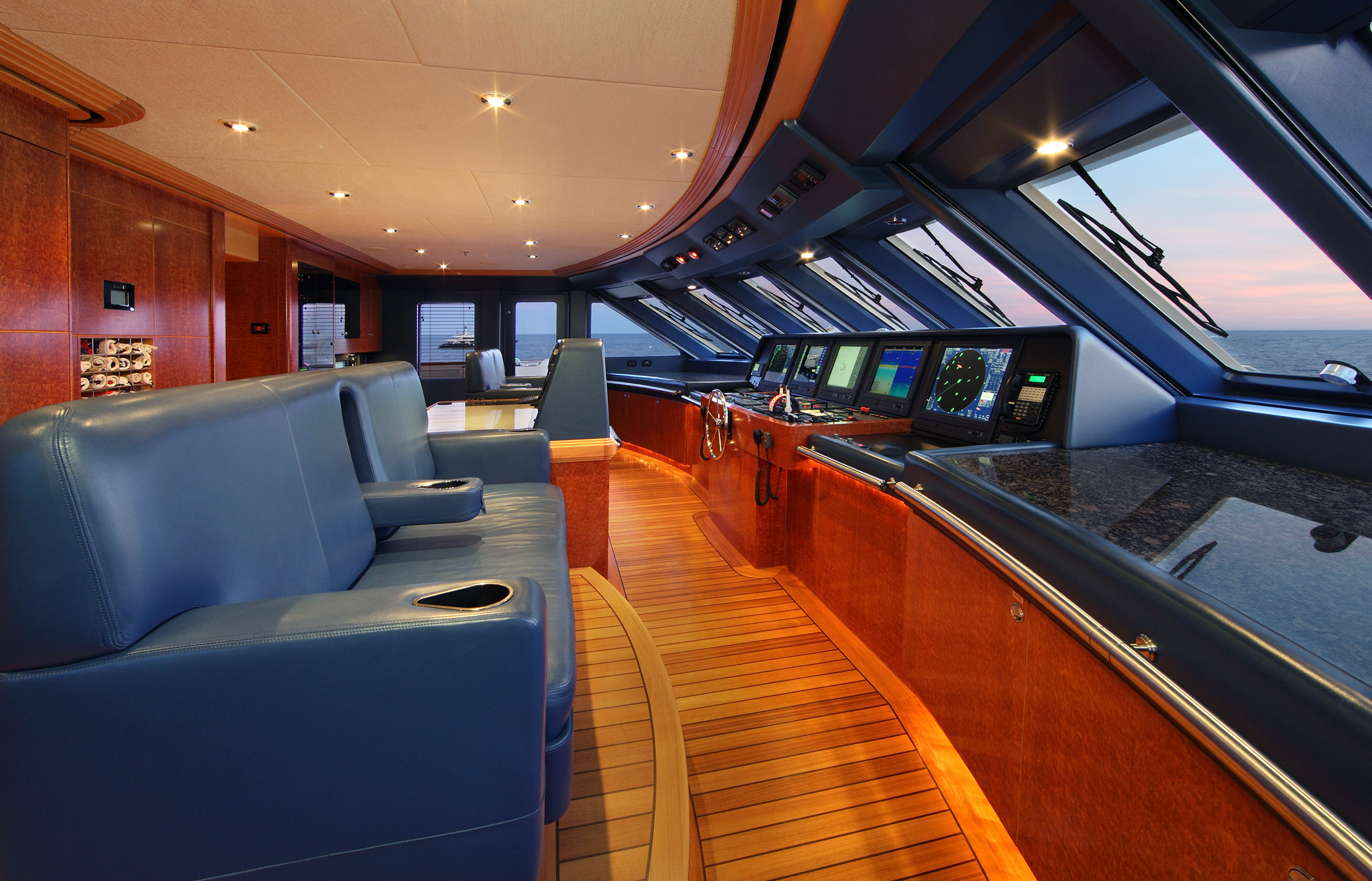 [M-CUSTOM-SUPERYACHT-BY-DELTA-MARINE]-11750-2.jpg
