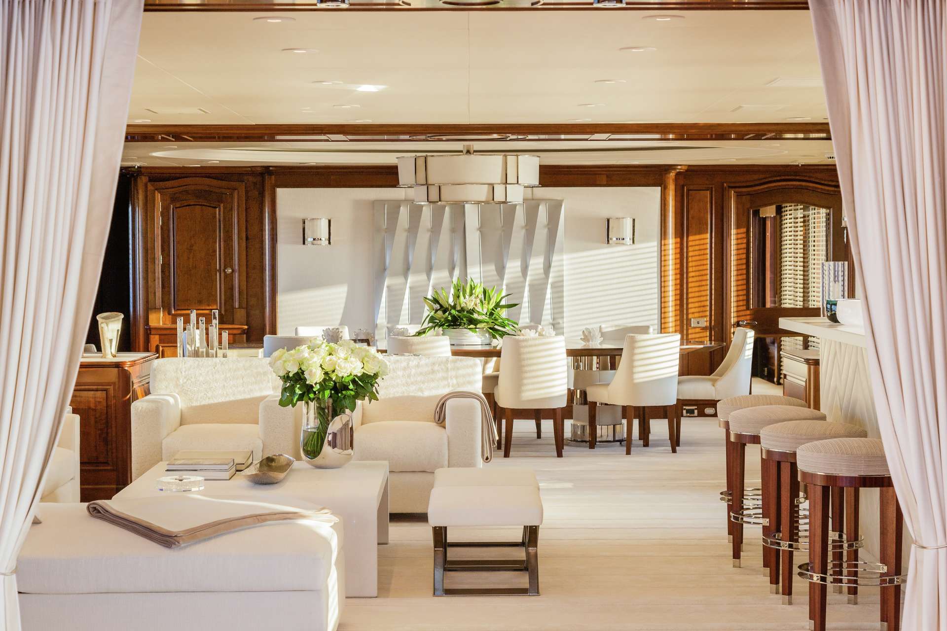 [M-CUSTOM-SUPERYACHT-BY-FEADSHIP]-11775-7.jpg
