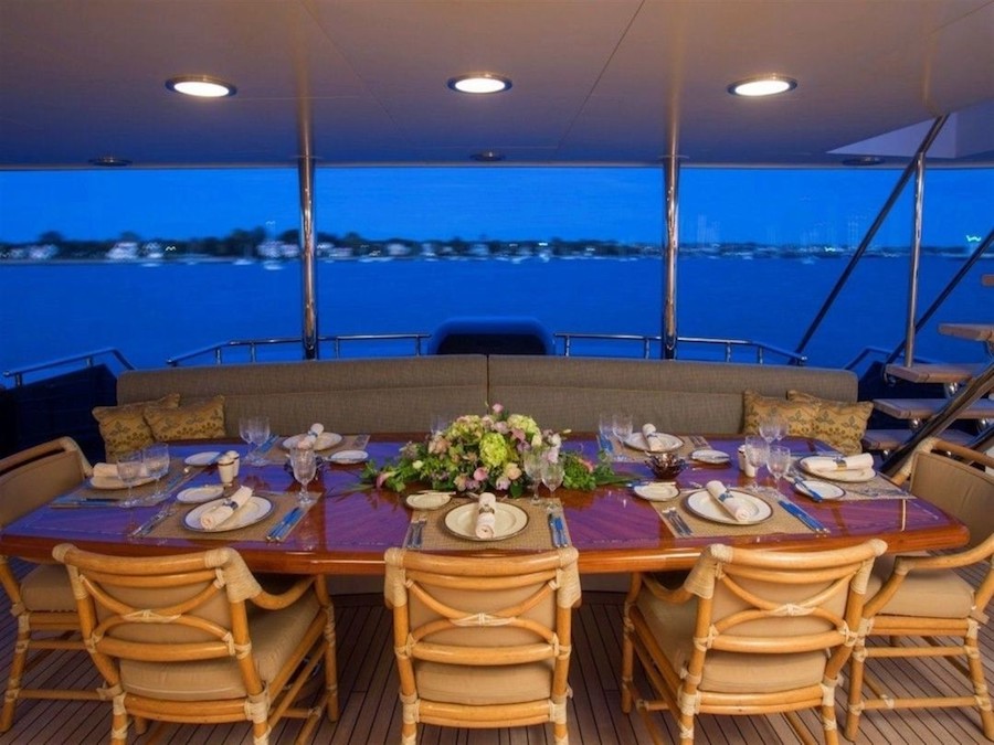 [M-CUSTOM-SUPERYACHT-BY-FEADSHIP]-11782-17.jpg