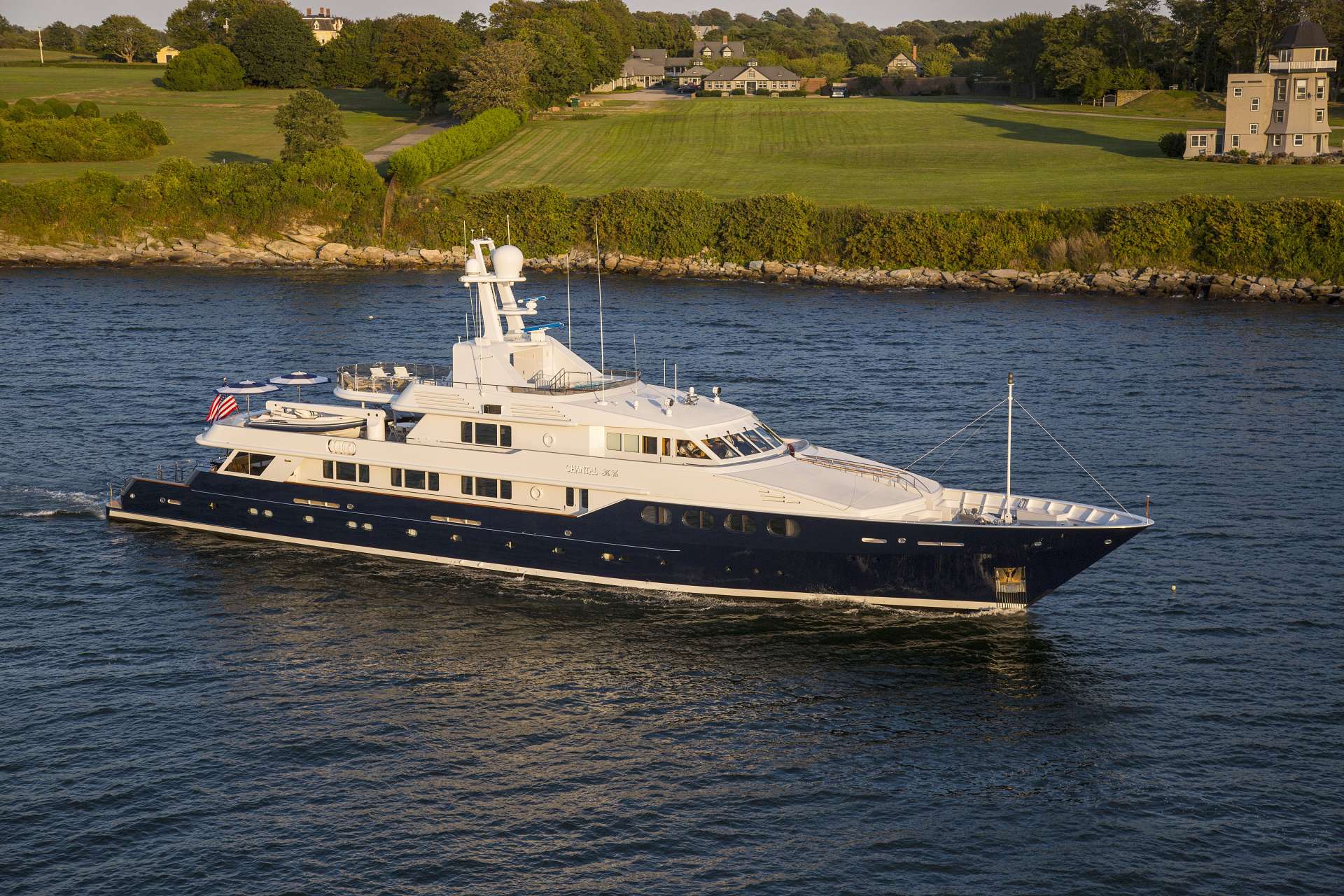 [M-CUSTOM-SUPERYACHT-BY-FEADSHIP]-11782-3.jpg
