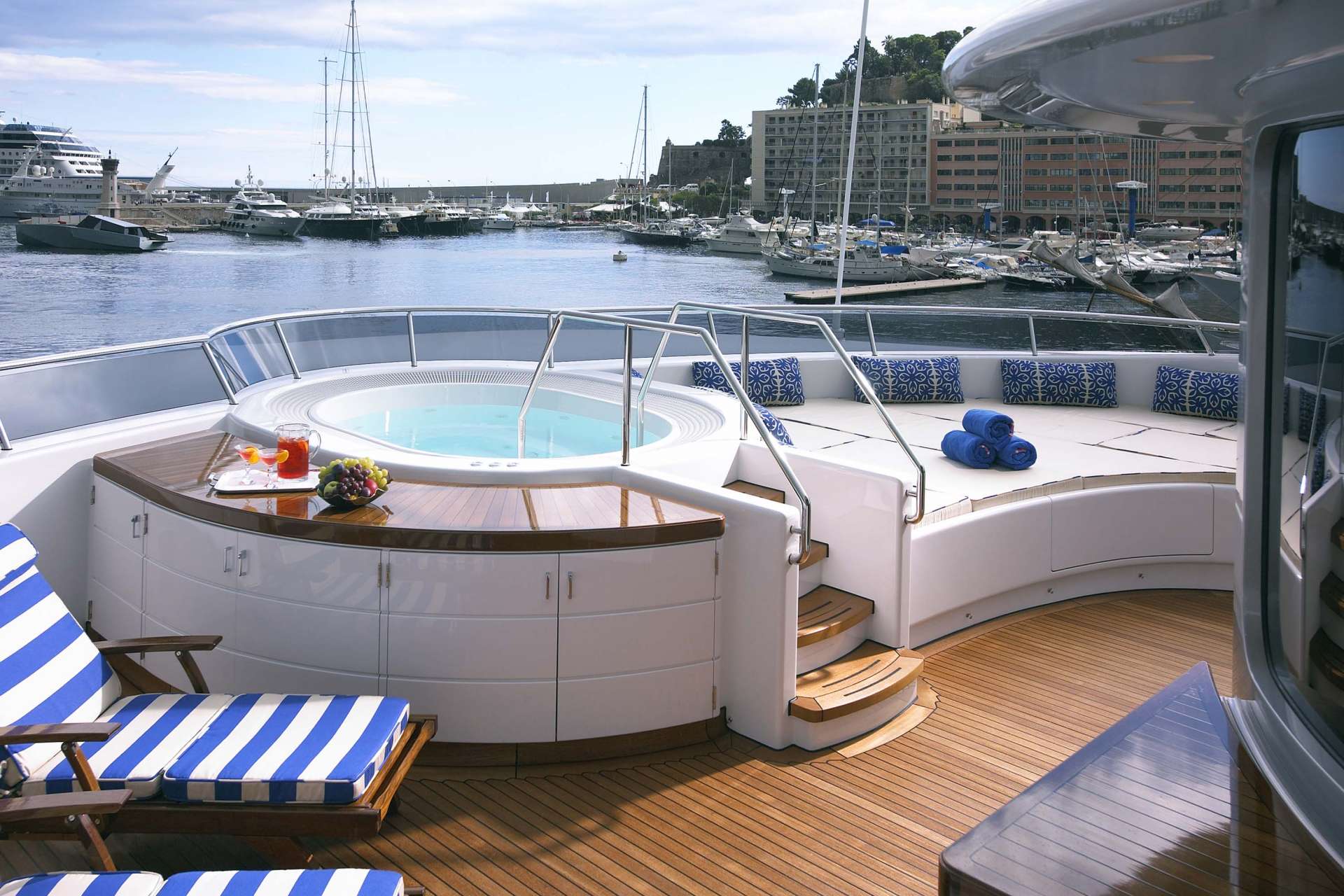 [M-CUSTOM-SUPERYACHT-BY-FEADSHIP]-11783-12.jpg