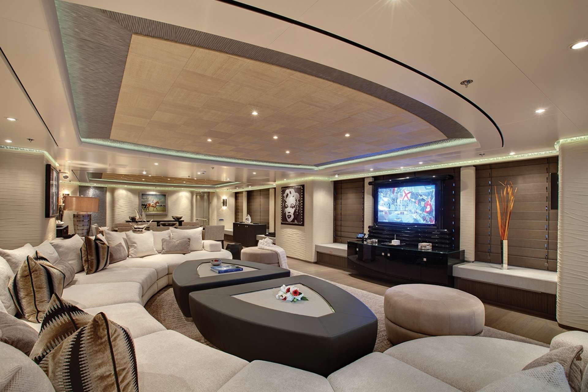 [M-CUSTOM-SUPERYACHT-BY-FEADSHIP]-11788-25.jpg