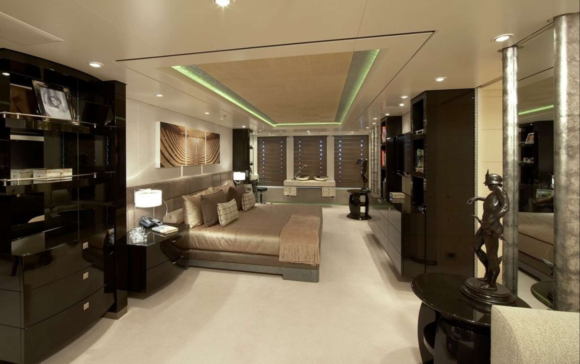 [M-CUSTOM-SUPERYACHT-BY-FEADSHIP]-11788-26.jpg