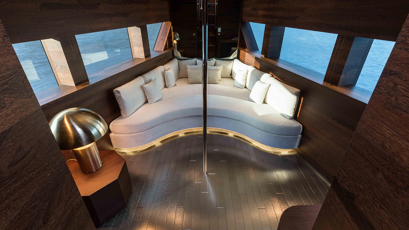 [M-CUSTOM-SUPERYACHT-BY-FEADSHIP]-11799-18.jpg