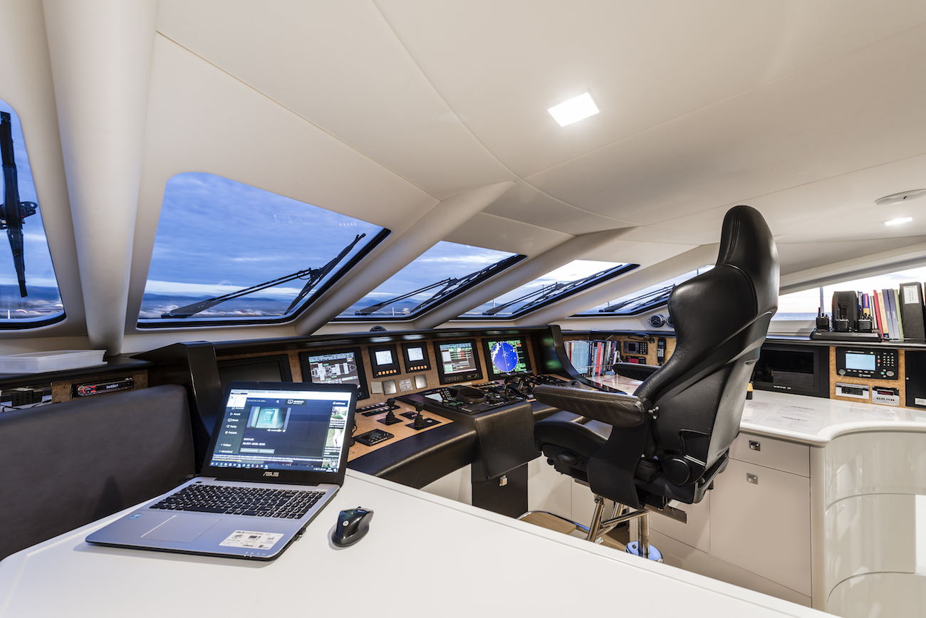 [M-CUSTOM-SUPERYACHT-BY-HEESEN]-11891-18.jpg