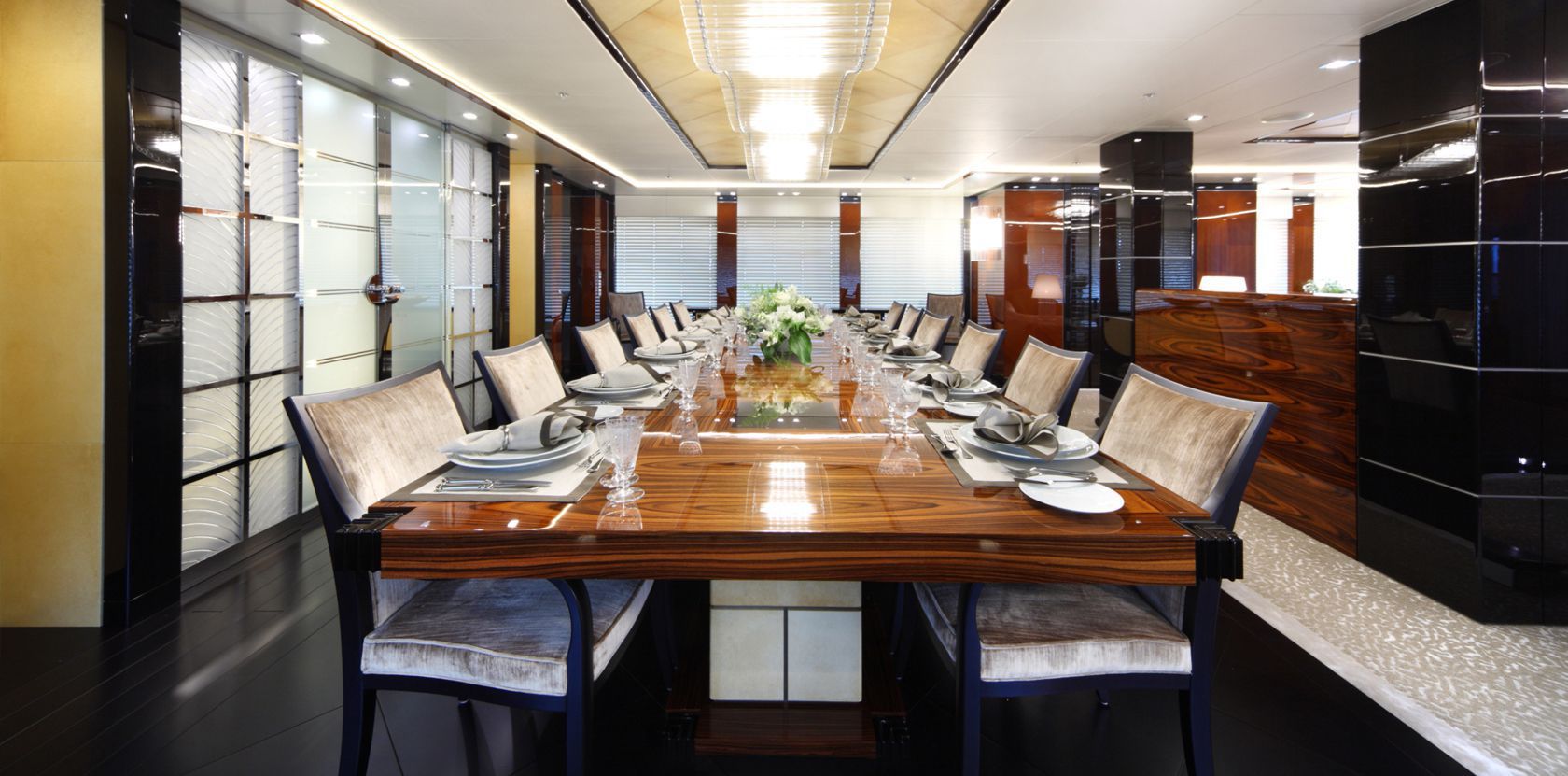 [M-CUSTOM-SUPERYACHT-BY-ICON]-11695-13.jpg