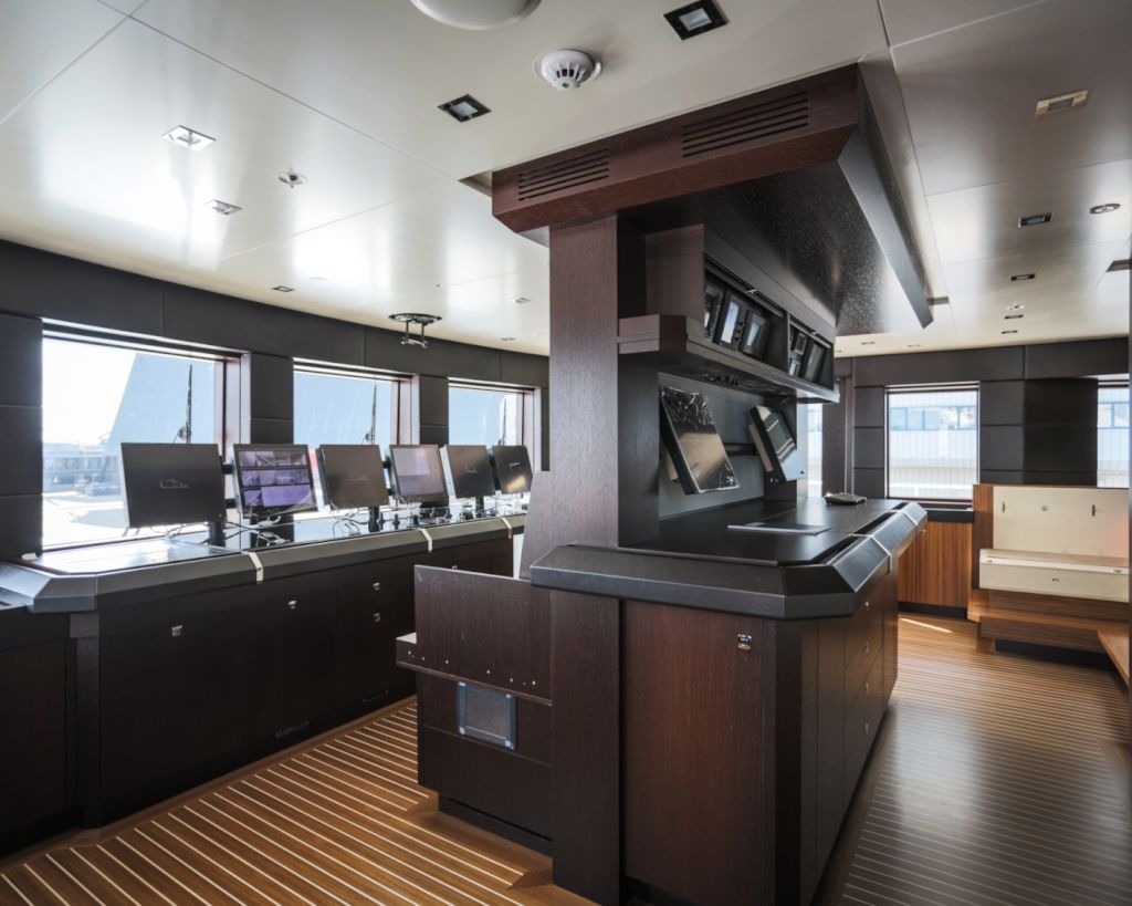 [M-CUSTOM-SUPERYACHT-BY-ICON]-11695-14.jpg
