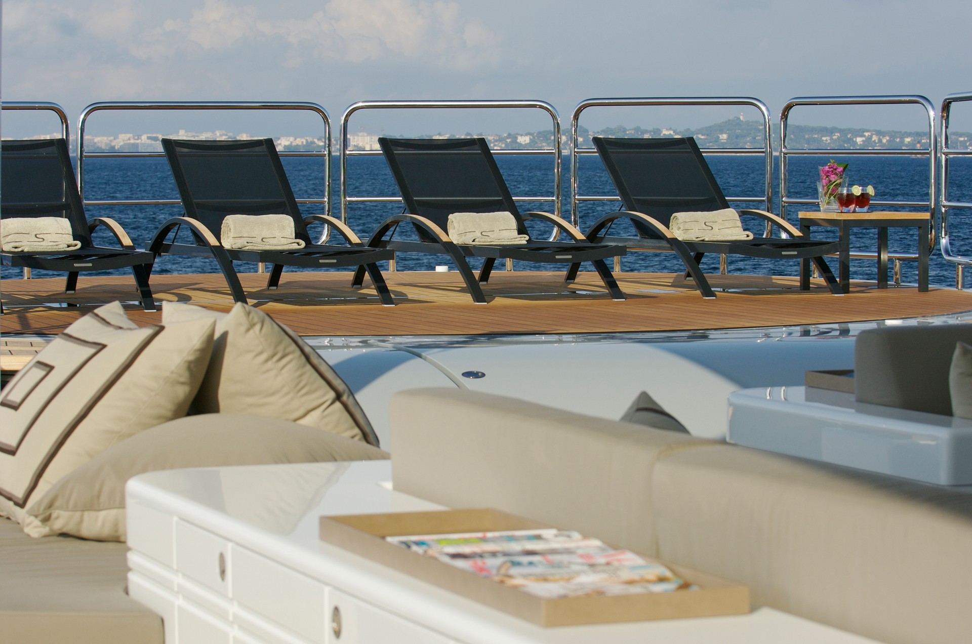 [M-CUSTOM-SUPERYACHT-BY-NOBISKRUG]-11806-2.jpg