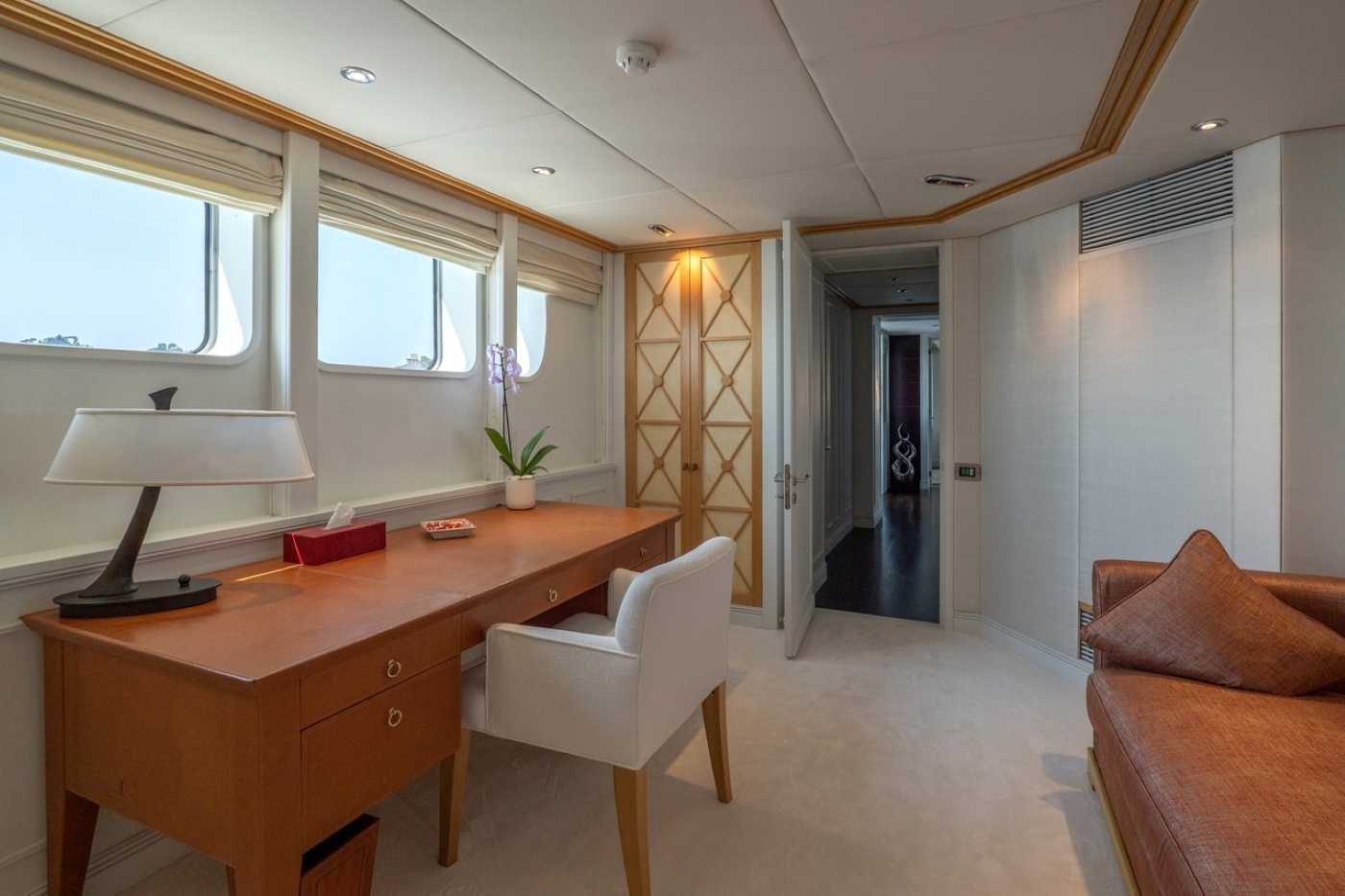 [M-CUSTOM-SUPERYACHT-BY-OCEANCO]-11690-11.jpg