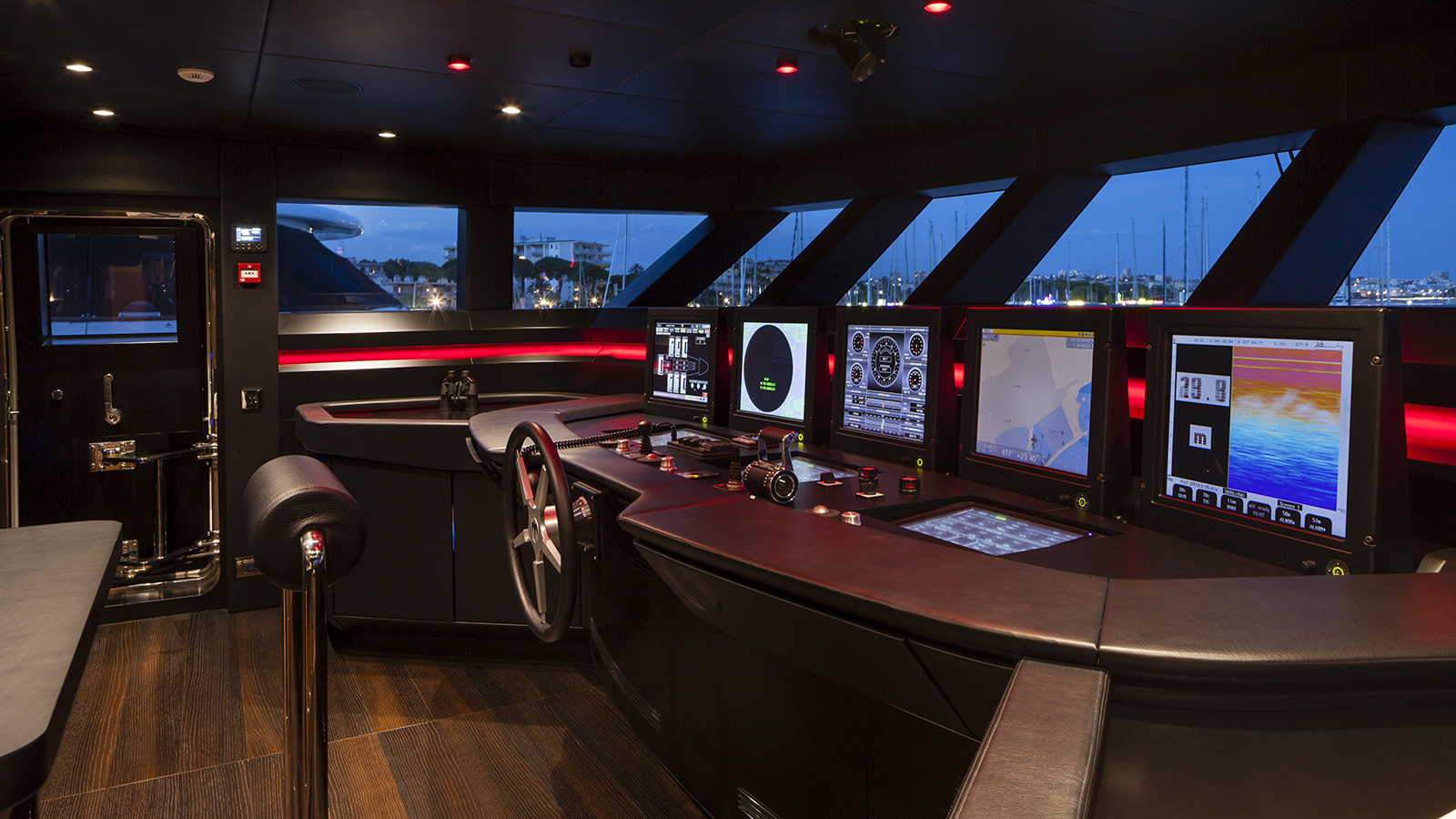 [M-DISPLACEMENT-SUPERYACHT-BY-BAGLIETTO]-11732-9.jpg