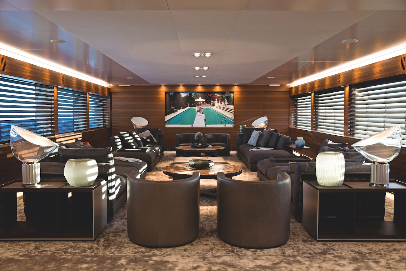 [M-FAST-SEMIDISPLACEMENT-SUPERYACHT-BY-SILVER-YACHTS]-11805-3.jpg