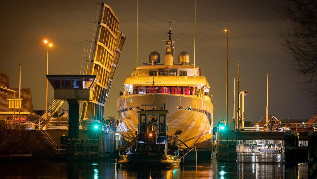 [M-FULLYCUSTOM-SUPERYACHT-BY-FEADSHIP]-13349-7.jpg