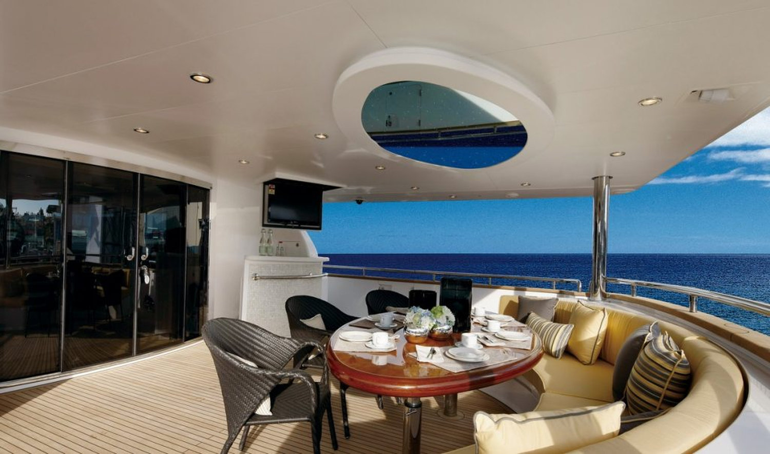 [M-HORIZON-SUPERYACHT-IN-THE-ZONE]-15659-2.jpg