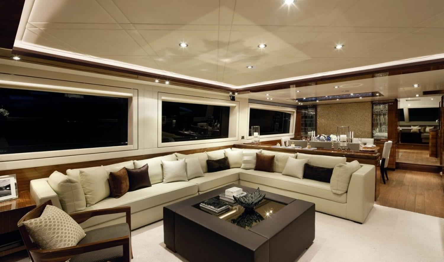 [M-HORIZON-SUPERYACHT-IN-THE-ZONE]-15659-4.jpg