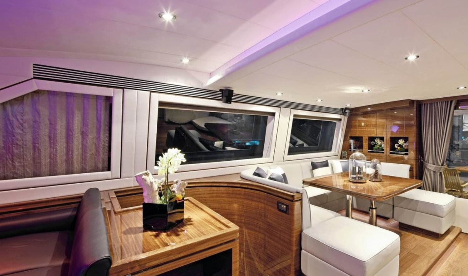 [M-HORIZON-SUPERYACHT-IN-THE-ZONE]-15659-9.jpg
