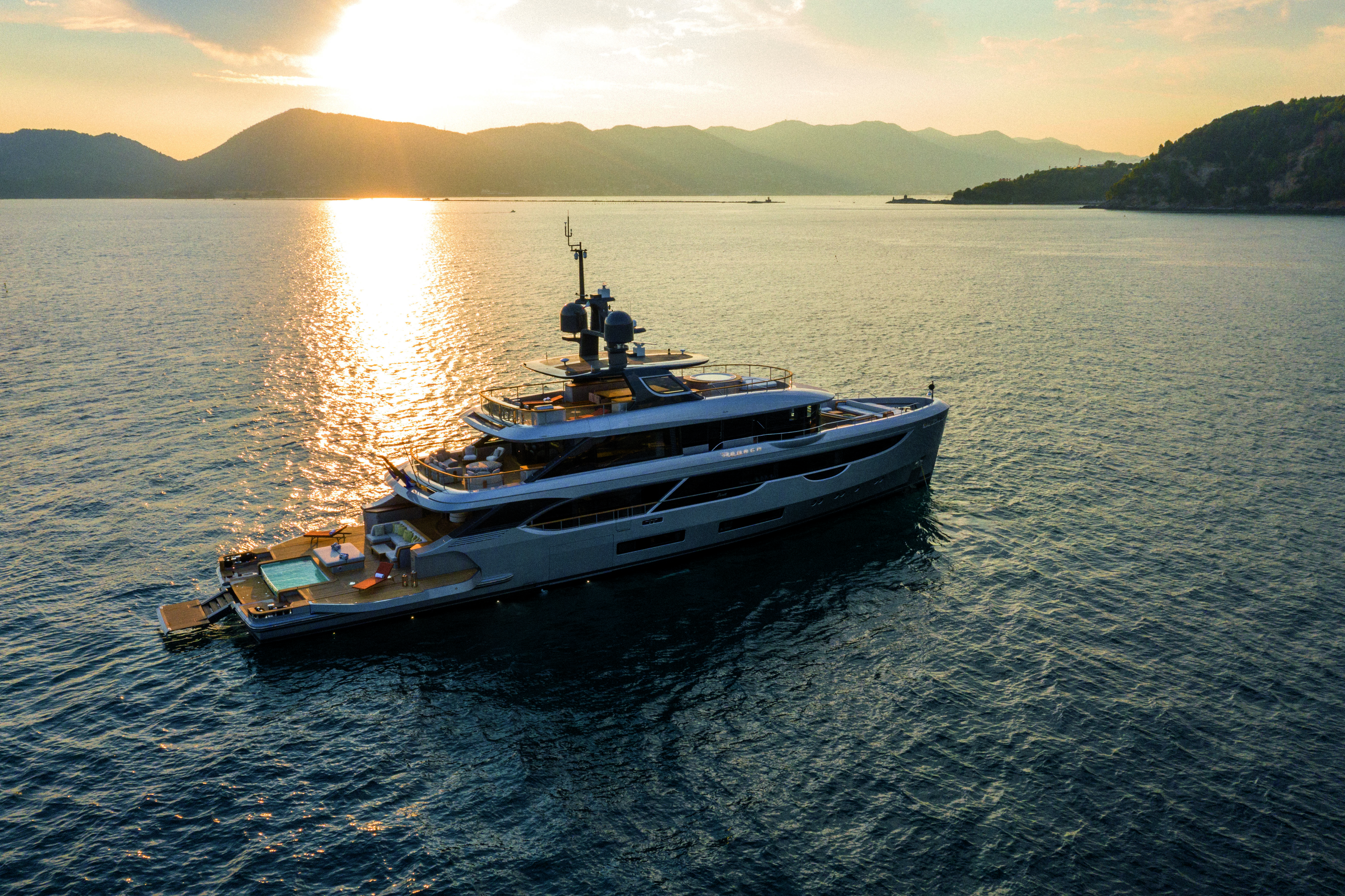 [M-LUXURY-SUPERYACHT-BY-BENETTI]-13488-11.jpg