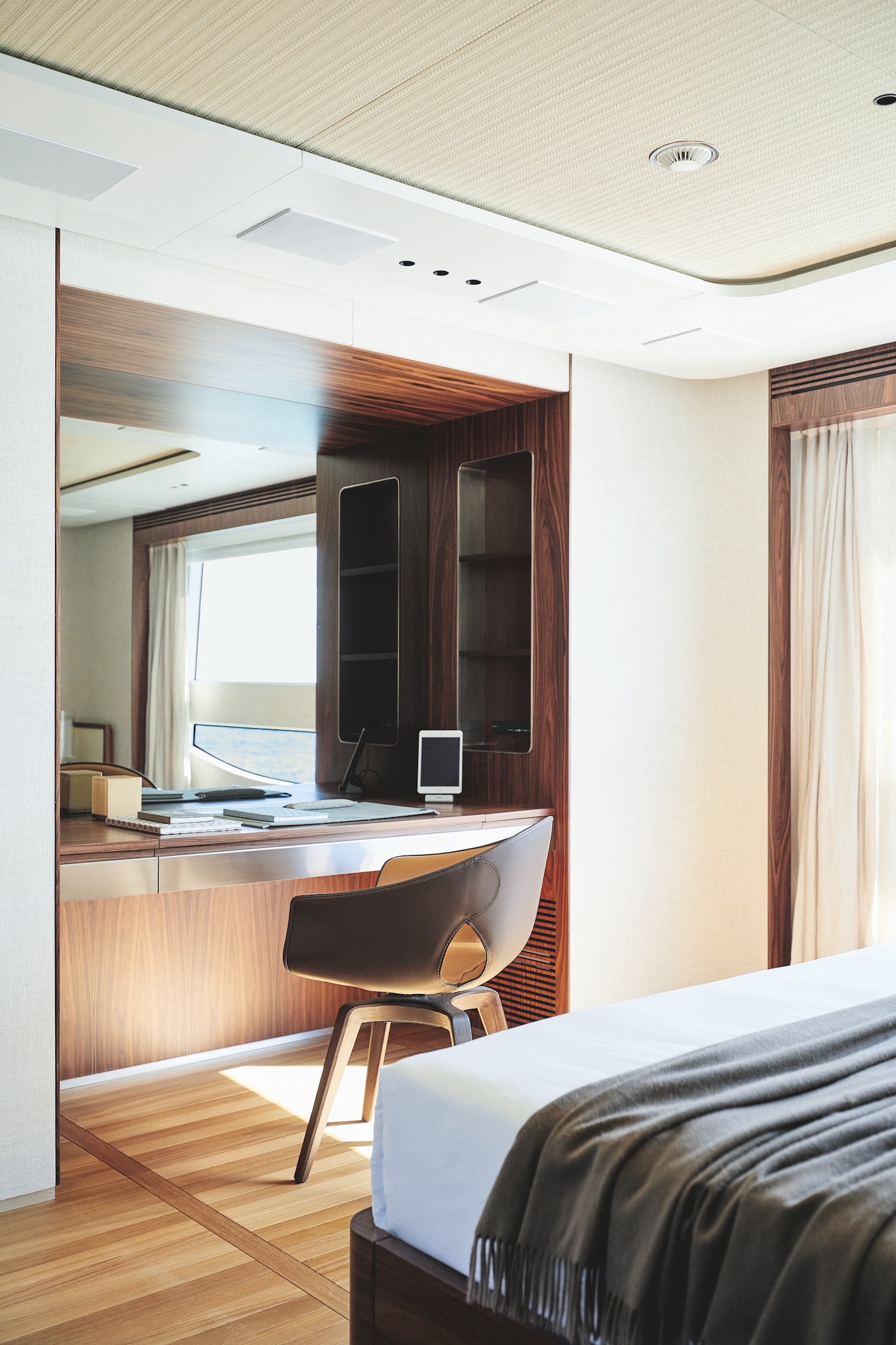 [M-LUXURY-SUPERYACHT-BY-BENETTI]-13488-41.jpg
