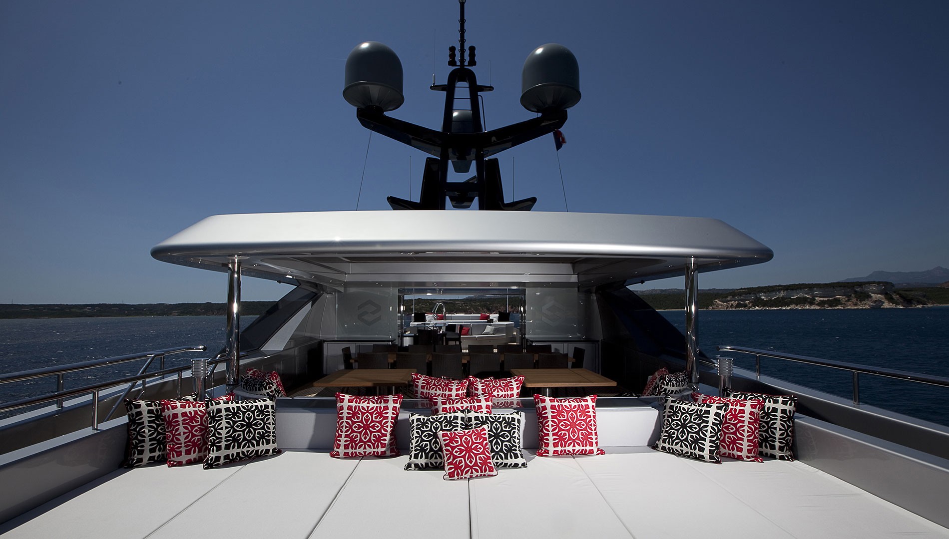 [M-LUXURY-SUPERYACHT-BY-CMN]-11871-7.jpg