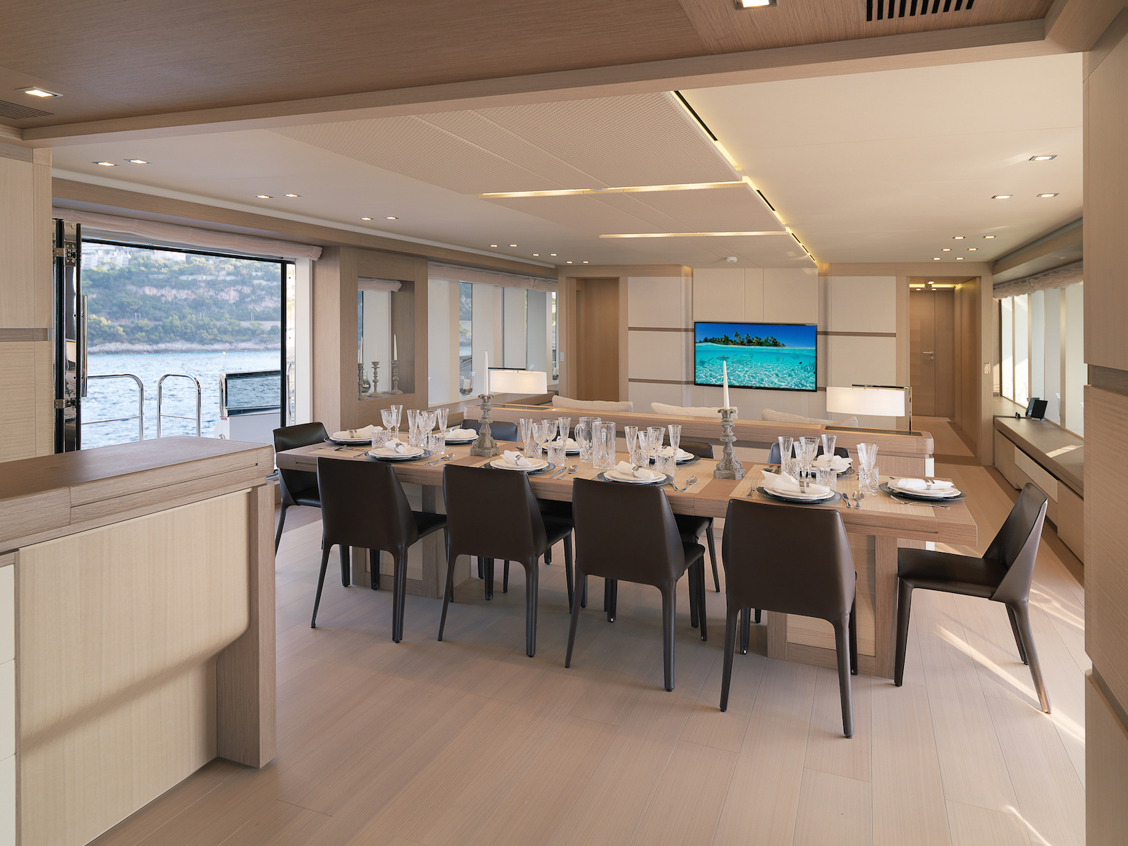 [M-LUXURY-SUPERYACHT-BY-COLUMBUS-YACHTS--PALUMBO]-11856-32.jpg