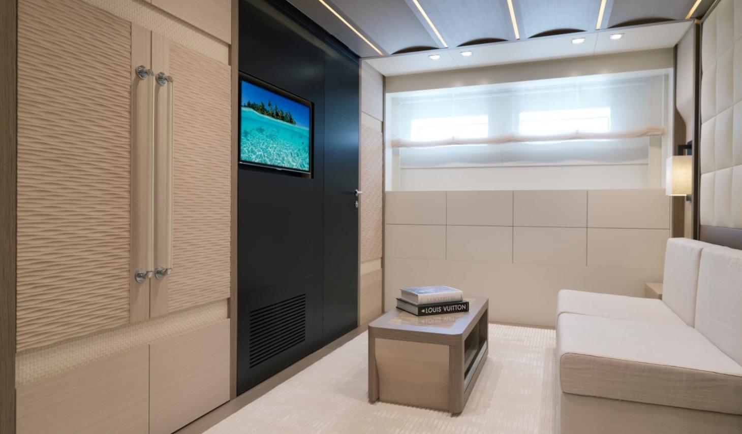 [M-LUXURY-SUPERYACHT-BY-COLUMBUS-YACHTS--PALUMBO]-11856-40.jpg