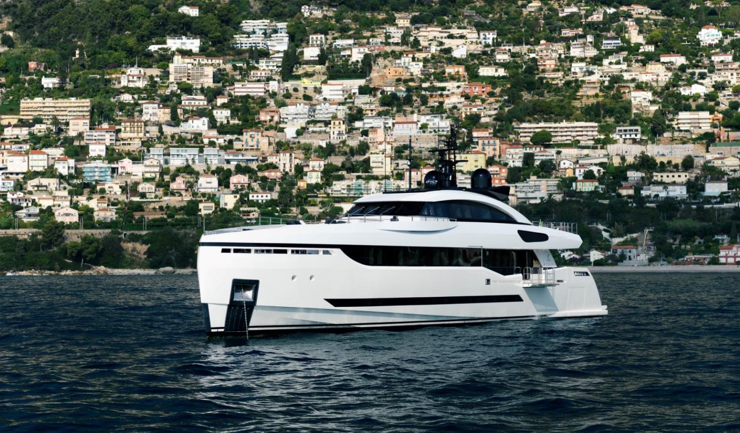 [M-LUXURY-SUPERYACHT-BY-COLUMBUS-YACHTS--PALUMBO]-11856-48.jpg