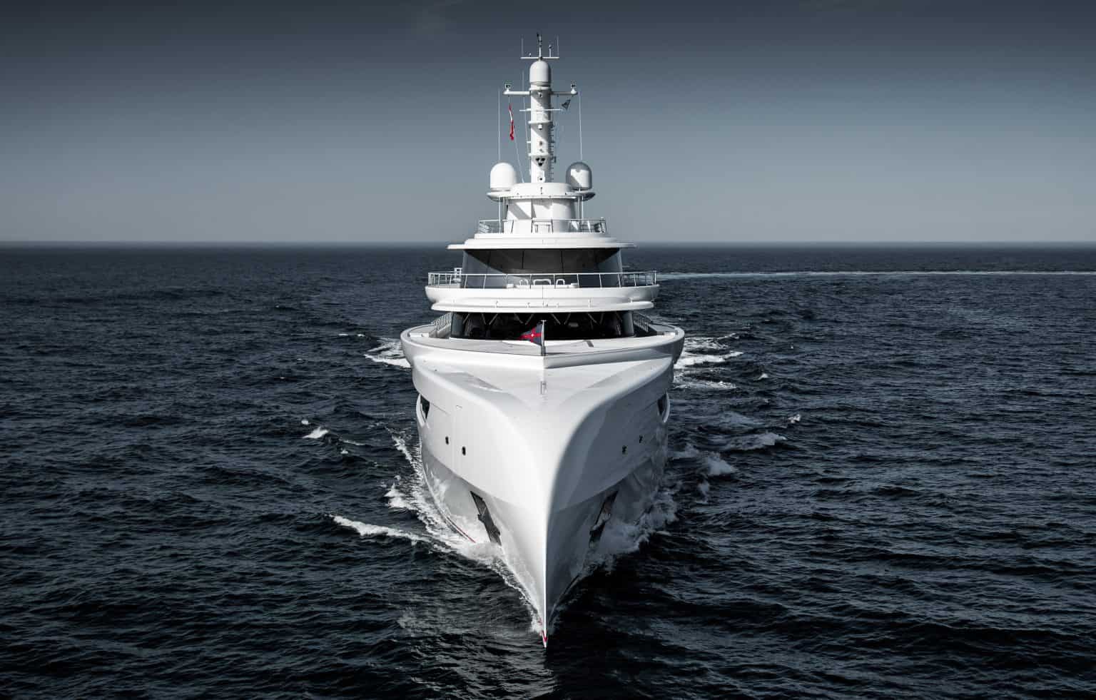 [M-MODERN-CUSTOM-YACHT-BY-ABEKING--RASMUSSEN]-13420-24.jpg