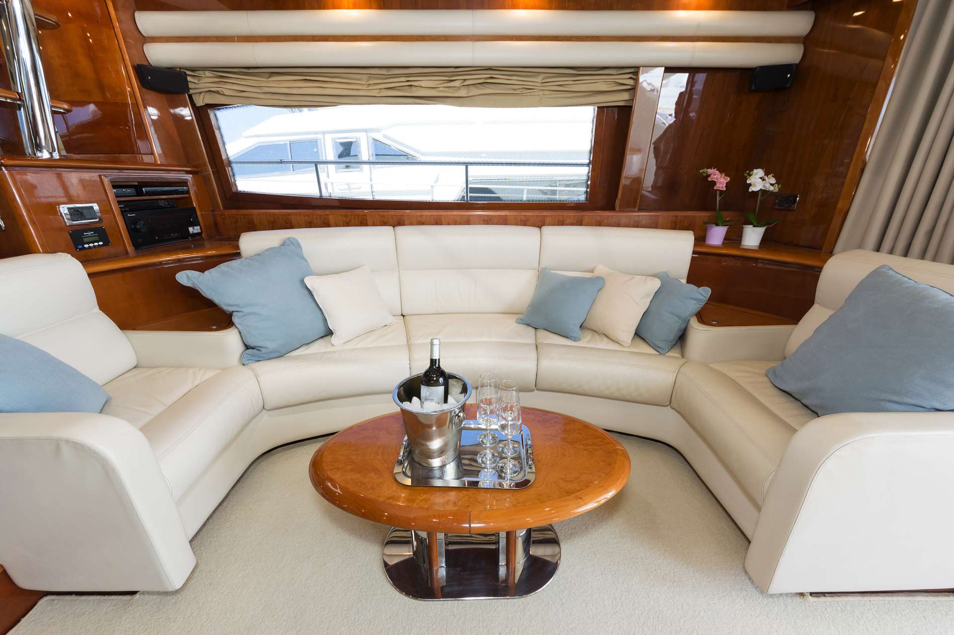 [M-MOTOR-YACHT-BELUGA]-11853-12.jpg