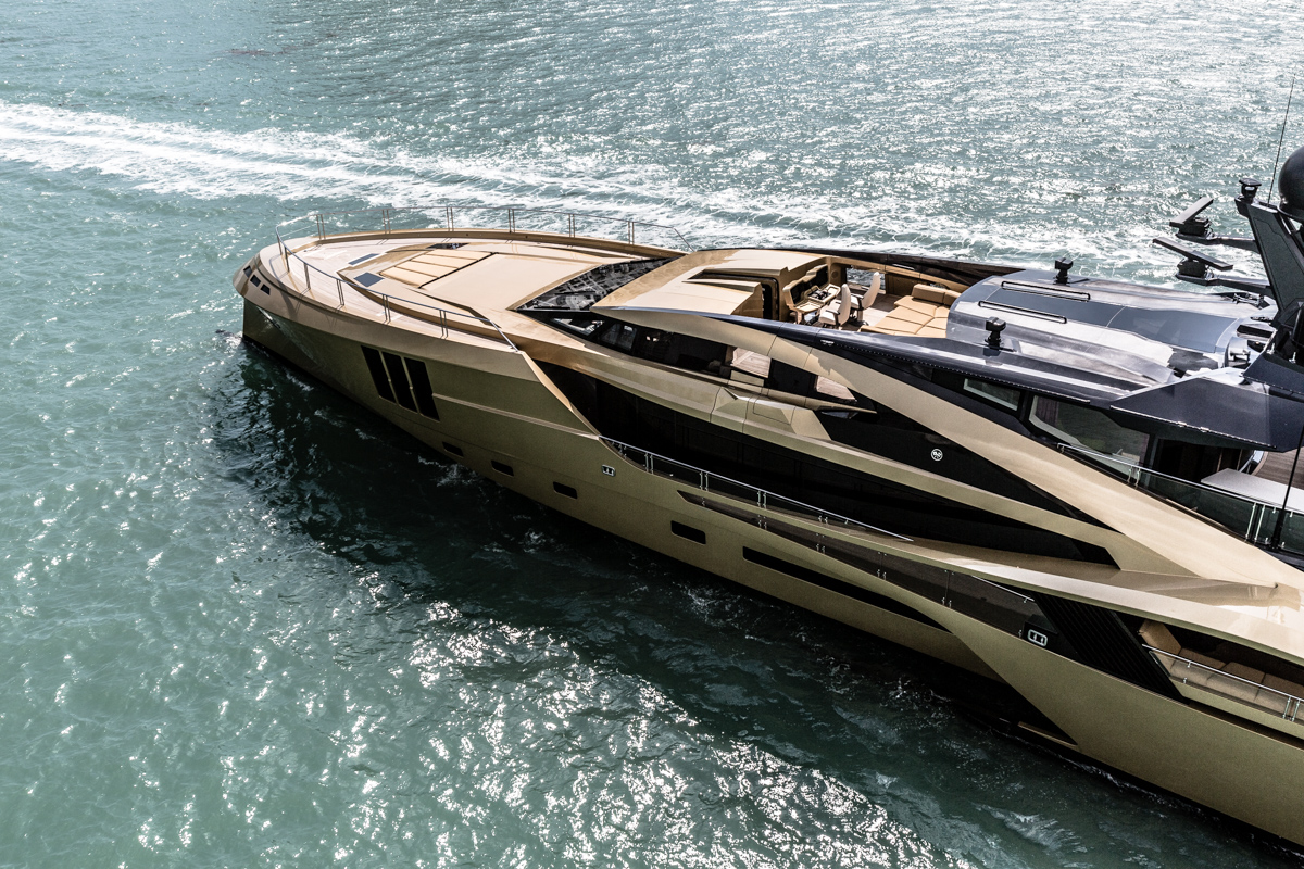 [M-SUPERSPORT-MOTOR-YACHT-BY-PALMER-JOHNSON]-11947-11.jpg
