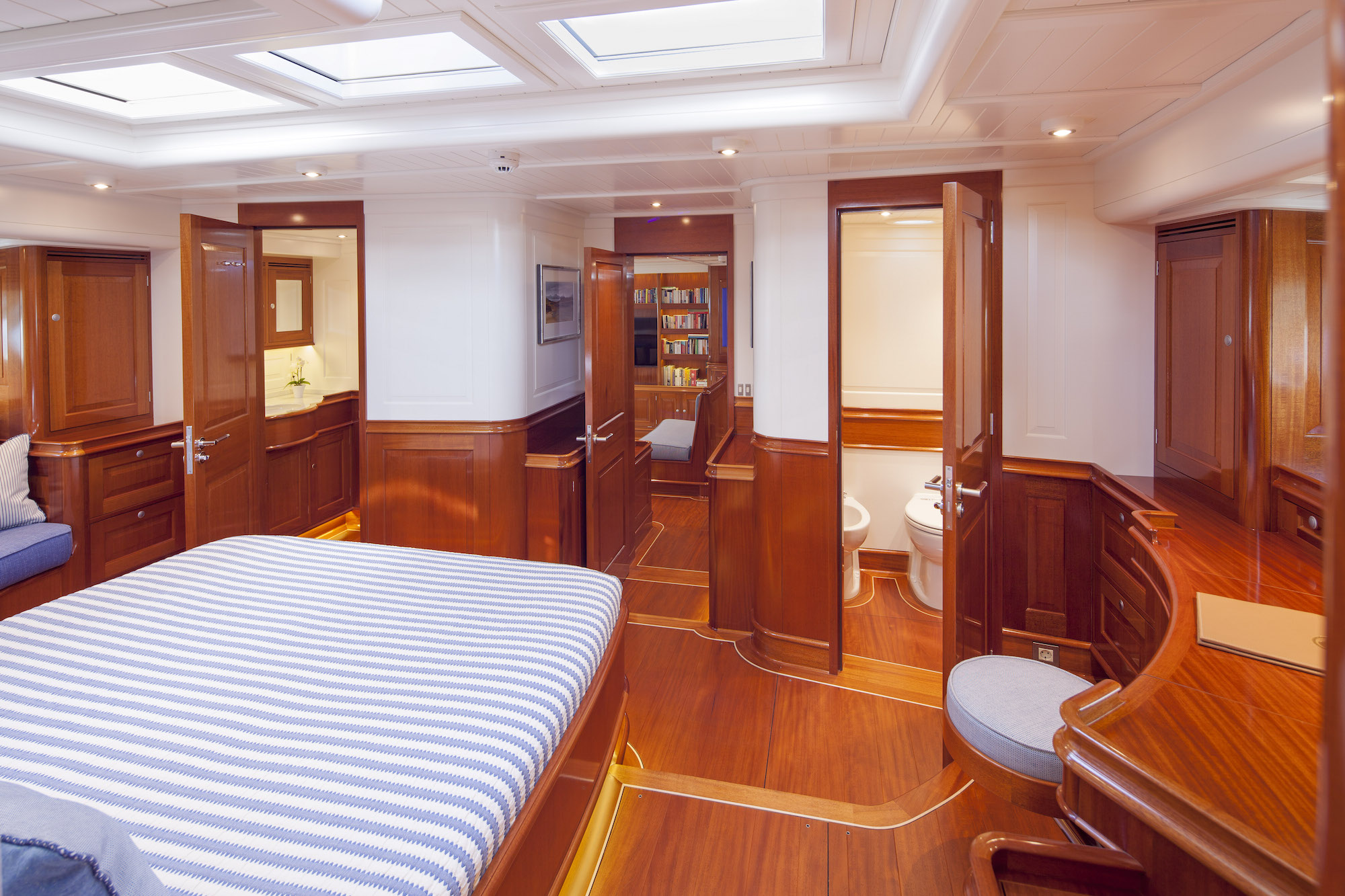 [M-TRULY-CLASSIC--SUPERYACHT-BY-CLAASEN-SHIPYARDS]-12064-4.jpg