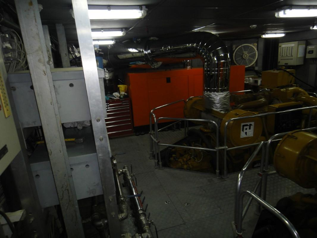 [MOTOR-CATAMARAN-WARSAN]-11561-8.jpg