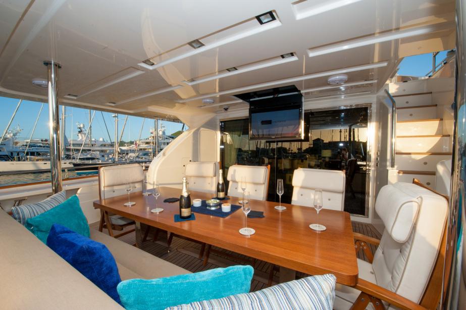 [MOTOR-YACHT-AMORE-MIO]-11555-4.jpg
