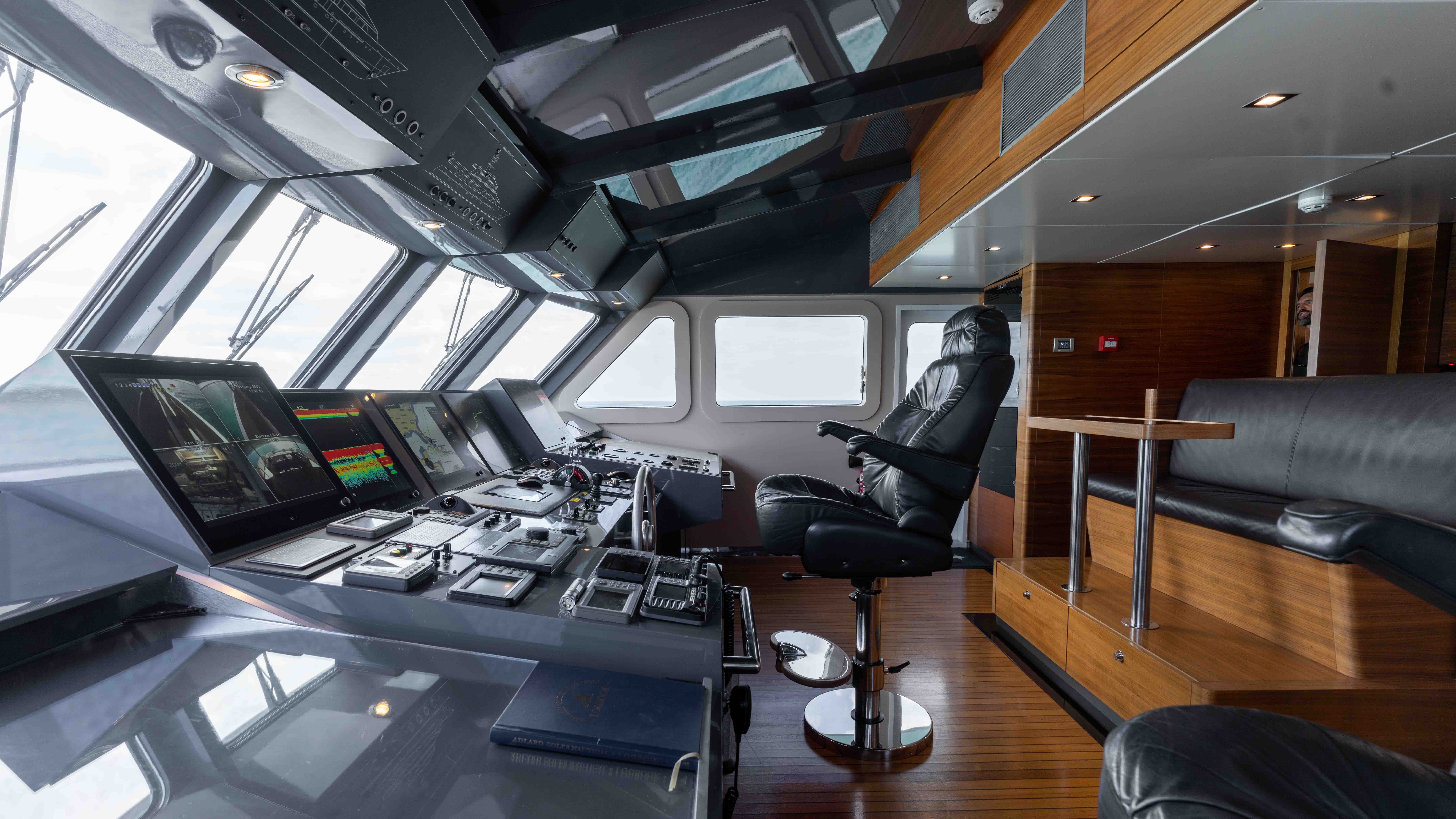 [MOTOR-YACHT-BRIO]-10004-56.jpg