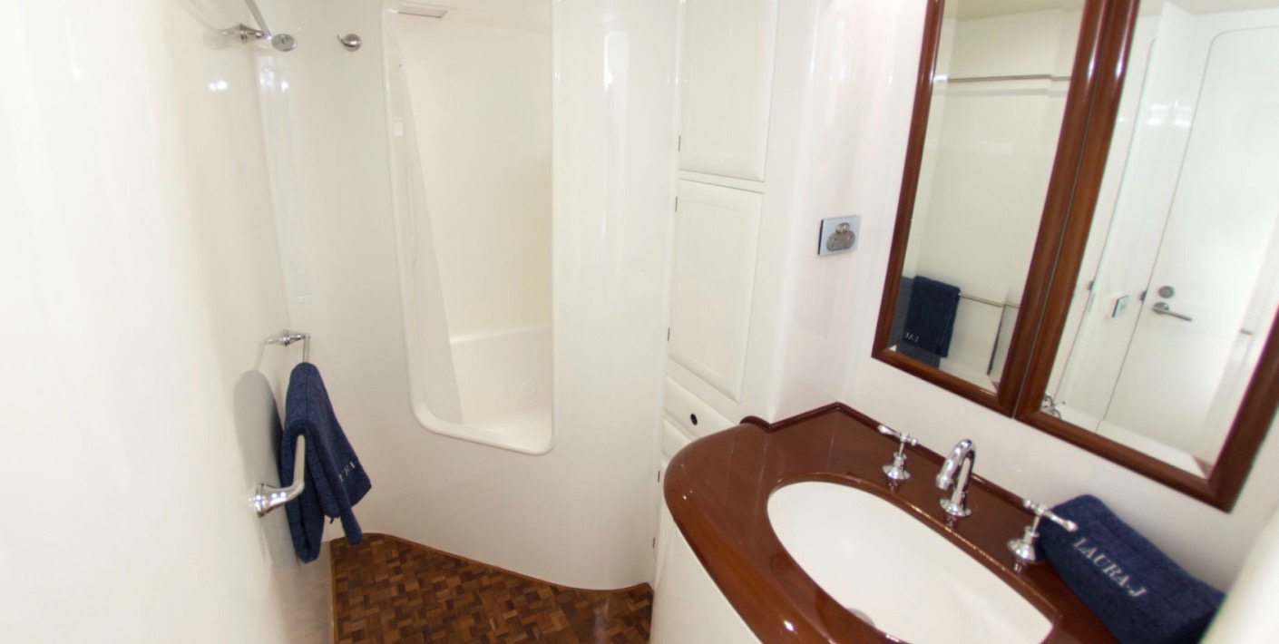 [MOTOR-YACHT-LAURA-J]-11605-9.jpg