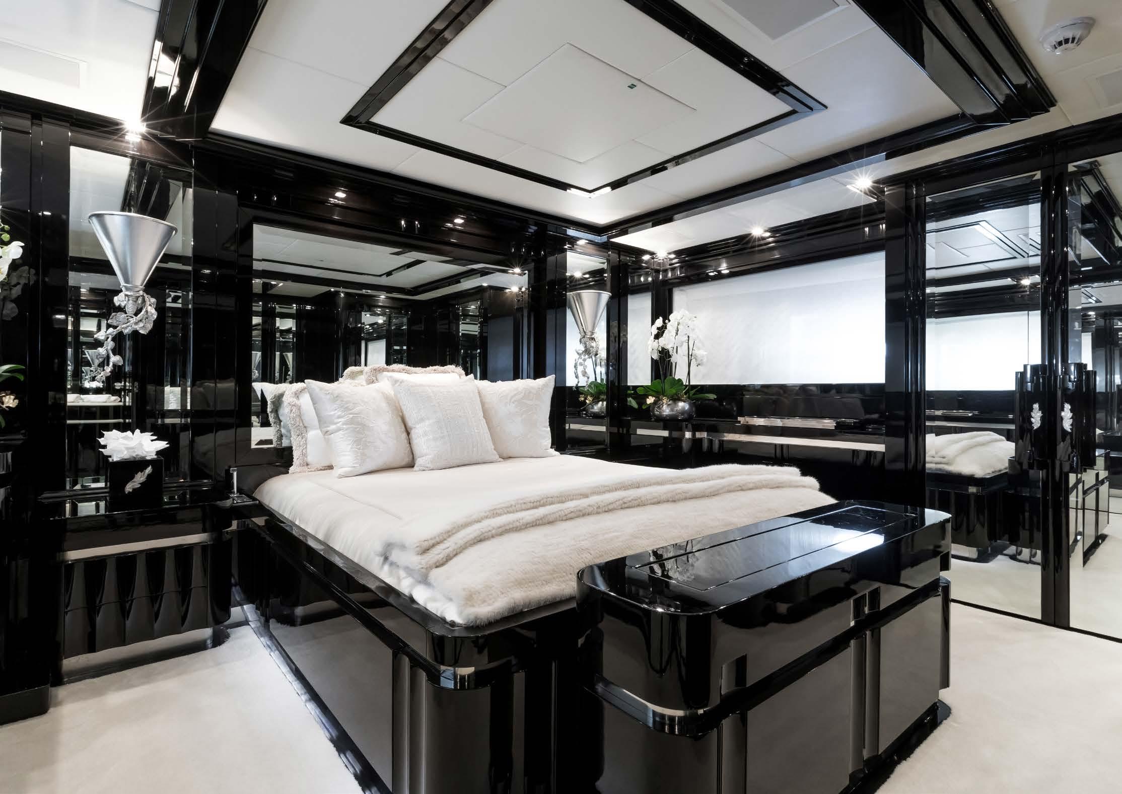 [MOTOR-YACHT-LIONCHASE]-12014-17.jpg