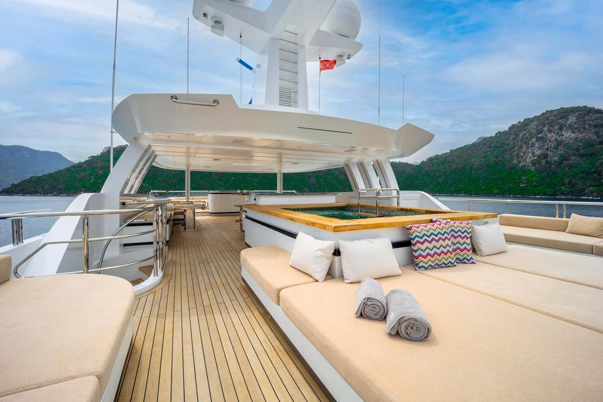 [MOTOR-YACHT-M-CMB-LUXURY-YACHT]-14808-12.jpg