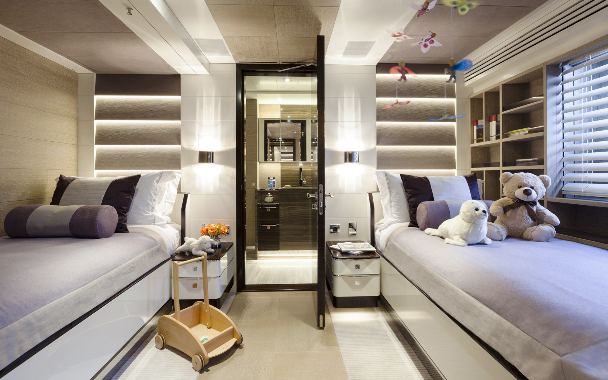 [MOTOR-YACHT-M-HEESEN-CUSTOM-DISPLACEMENT-YACHT]-11609-6.jpg