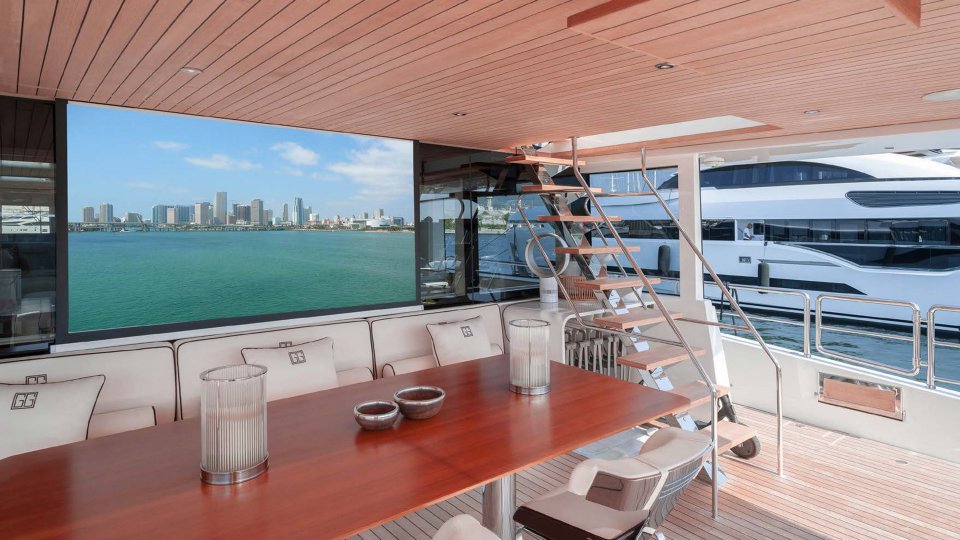 [MOTOR-YACHT-PRIVATE-GG]-11865-3.jpg